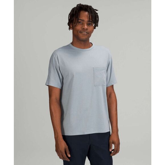 273- EUC Size Med Mens Lululemon The Fundamental Pocket T-Shirt - Picture 1 of 2